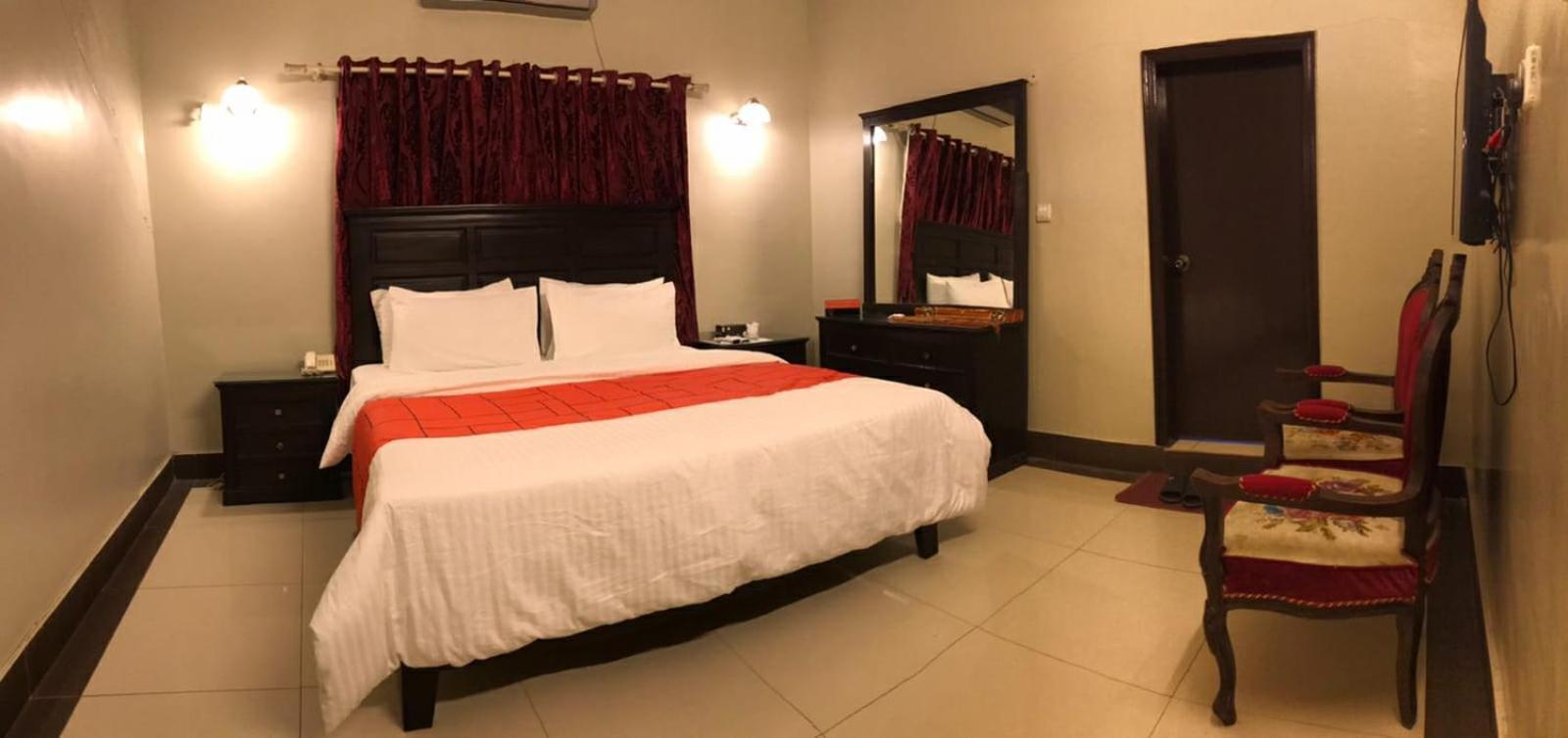 Elet Business Hotel Karachi Exteriör bild