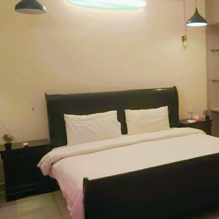 Elet Business Hotel Karachi Exteriör bild