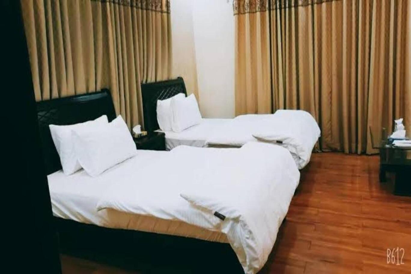 Elet Business Hotel Karachi Exteriör bild